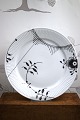 Royal Copenhagen Black Mega Mussel dinner plate.Dia.: 27cm.