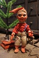 Old Santa Claus with a body in straw, old felt clothes, head in papier-mâché/plaster...