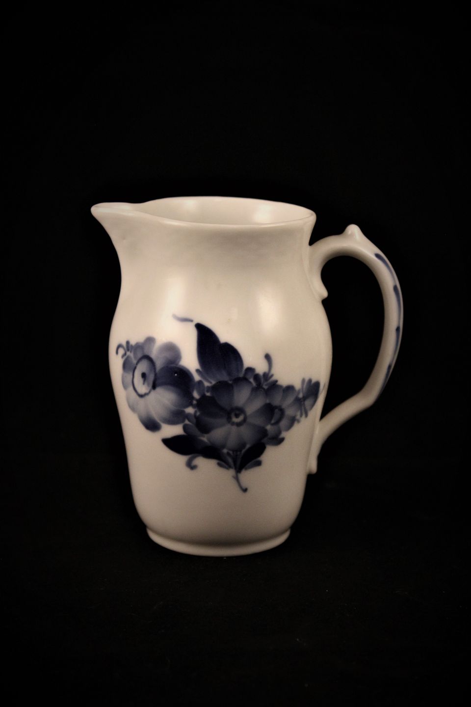 K&Co - Royal Copenhagen, Blue Flower braided creamer. * 10/8027